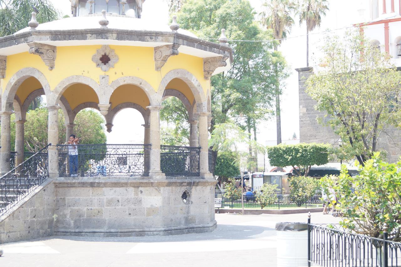 Casa De Los Soles B&B Hostal Tlaquepaque Екстер'єр фото